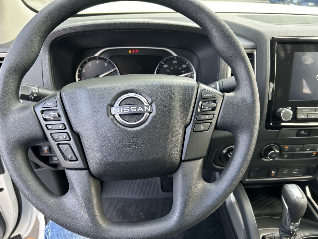 2024 Nissan Frontier SV photo 13