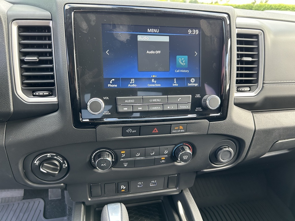 2024 Nissan Frontier SV photo 17