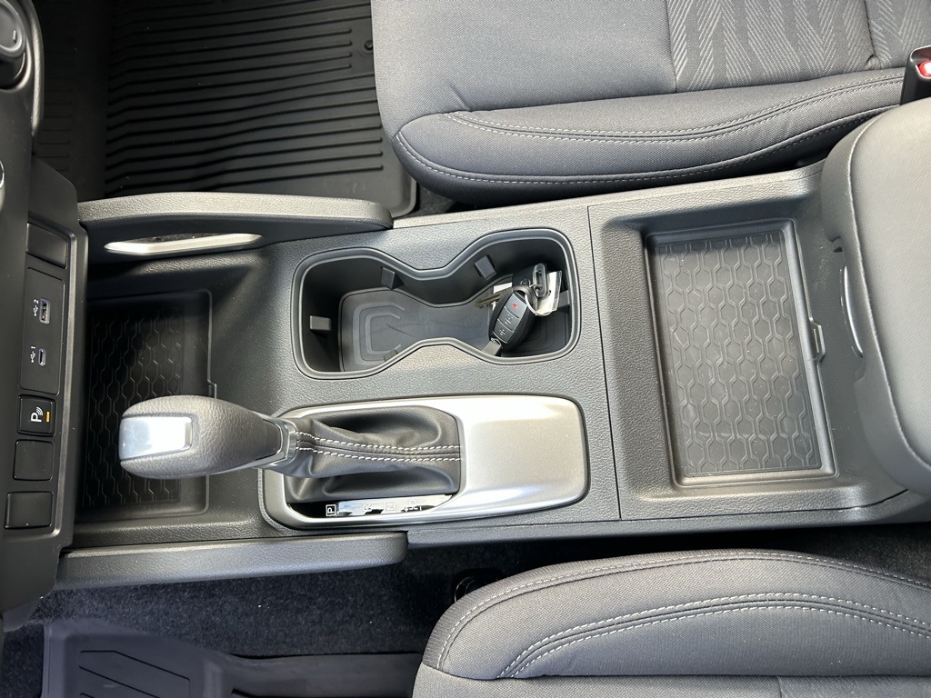 2024 Nissan Frontier SV photo 18