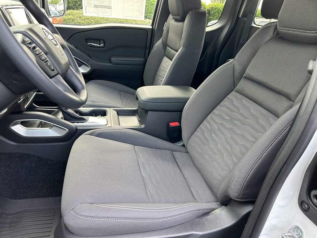 2024 Nissan Frontier SV photo 22