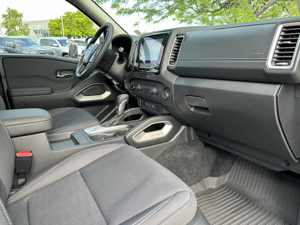 2024 Nissan Frontier SV photo 25