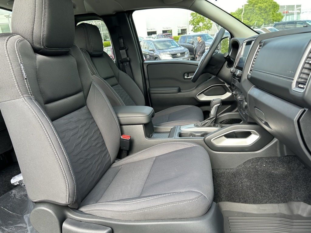 2024 Nissan Frontier SV photo 26