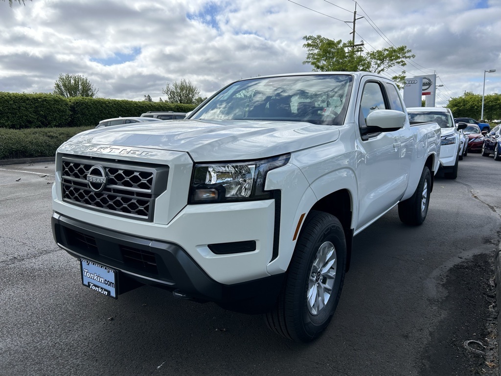 2024 Nissan Frontier SV photo 3