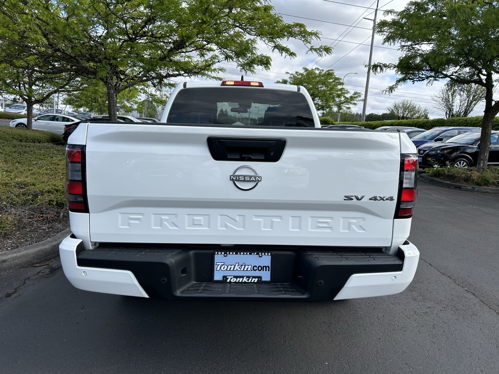 2024 Nissan Frontier SV photo 6