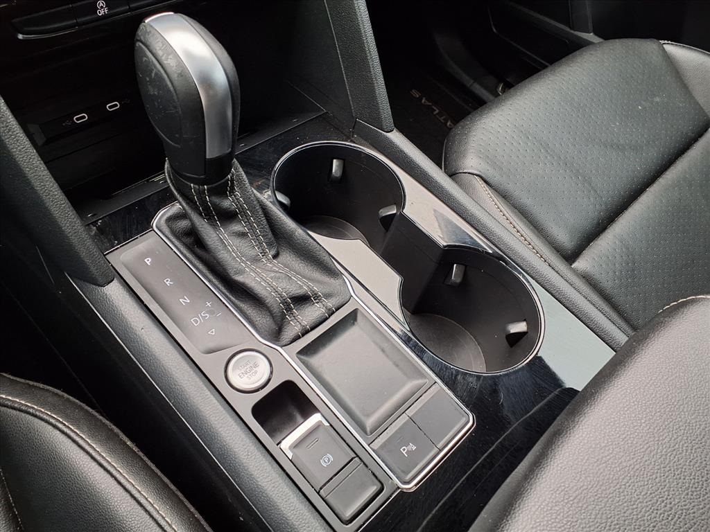 2022 Volkswagen Atlas 3.6L V6 SE w/Technology Silver at Victoria Chrysler Dodge Jeep Ram