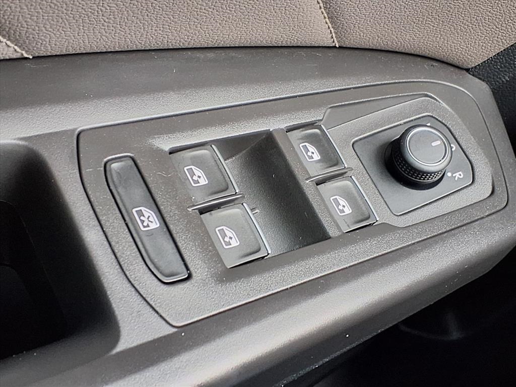 2022 Volkswagen Atlas 3.6L V6 SE w/Technology Silver at Victoria Chrysler Dodge Jeep Ram