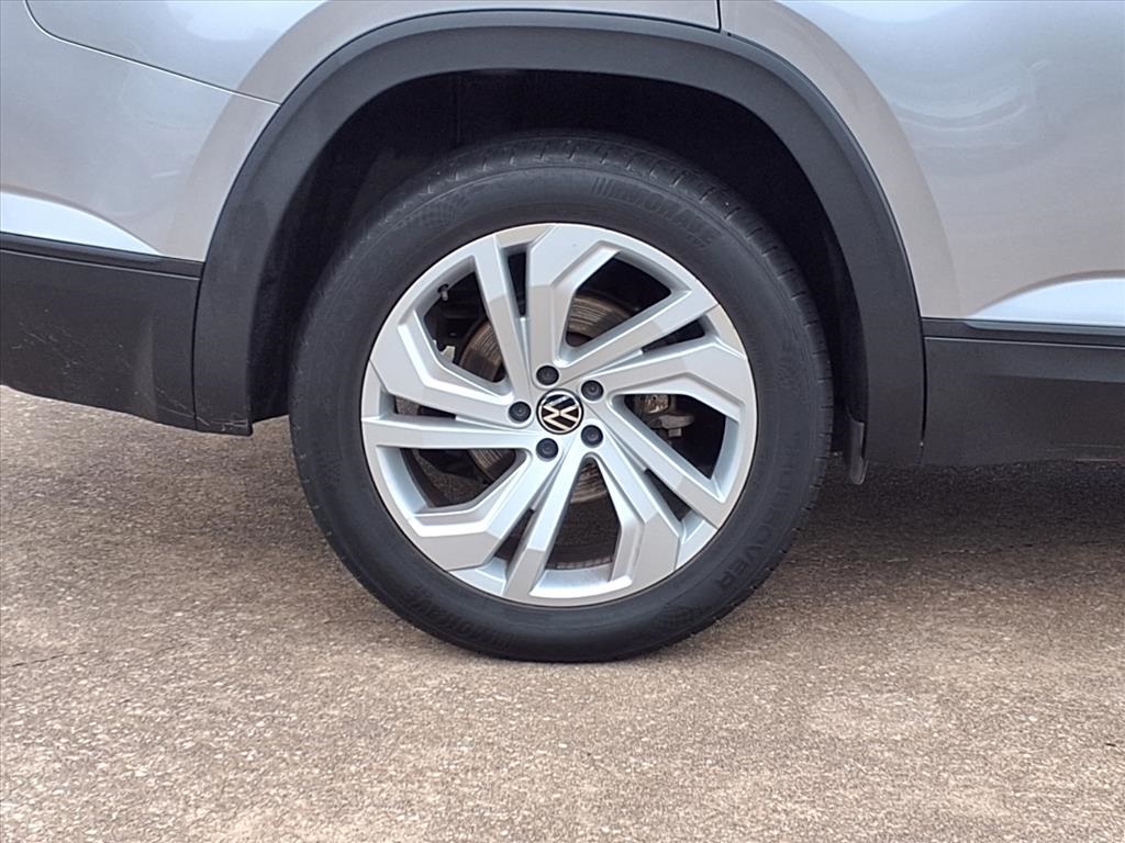 2022 Volkswagen Atlas 3.6L V6 SE w/Technology Silver at Victoria Chrysler Dodge Jeep Ram