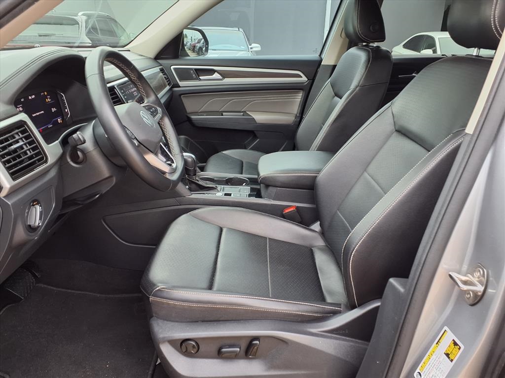 2022 Volkswagen Atlas 3.6L V6 SE w/Technology Silver at Victoria Chrysler Dodge Jeep Ram