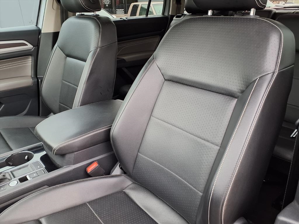 2022 Volkswagen Atlas 3.6L V6 SE w/Technology Silver at Victoria Chrysler Dodge Jeep Ram