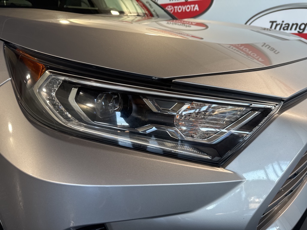 Thumbnail: 2021 Toyota RAV4 - 12