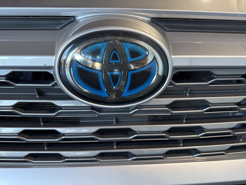 Thumbnail: 2021 Toyota RAV4 - 16