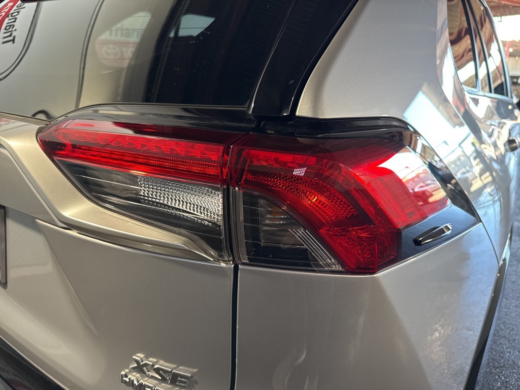 Thumbnail: 2021 Toyota RAV4 - 19