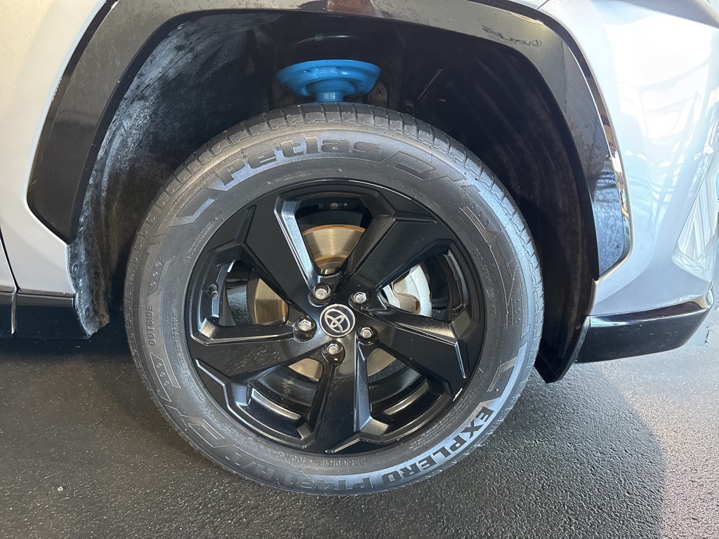 Thumbnail: 2021 Toyota RAV4 - 7