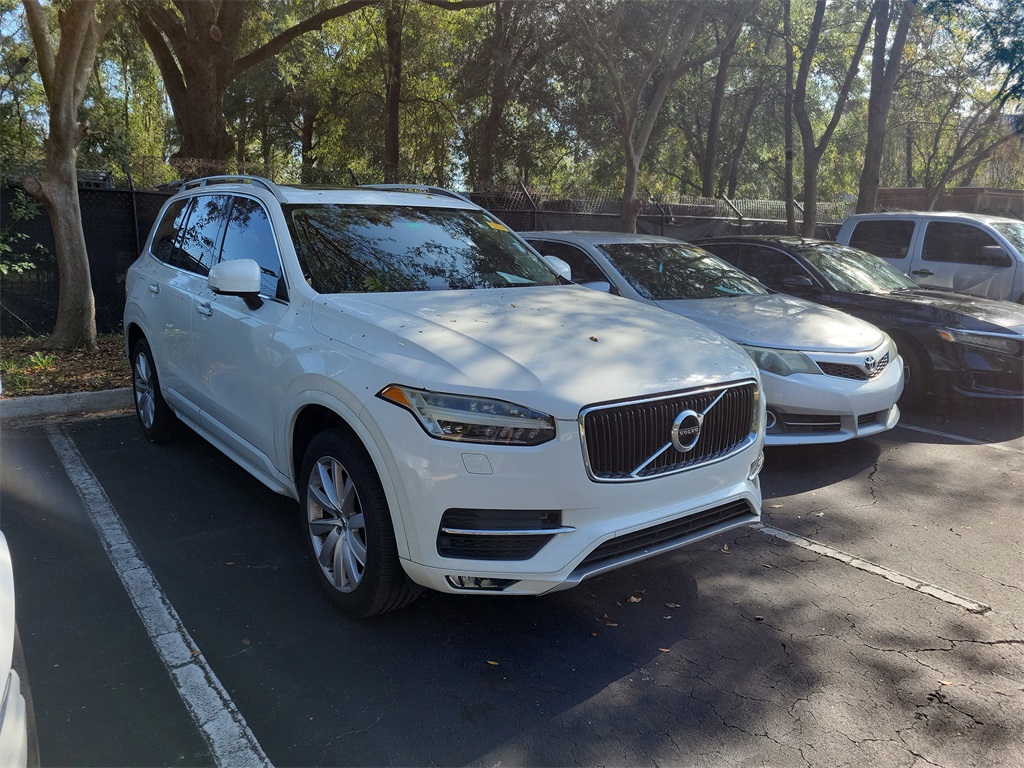 2016 Volvo XC90 T6 Momentum AWD