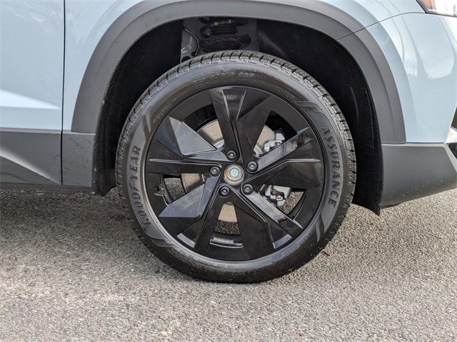 2026 Volkswagen Taos 1.5T SE Black Gray at Stokes Volkswagen