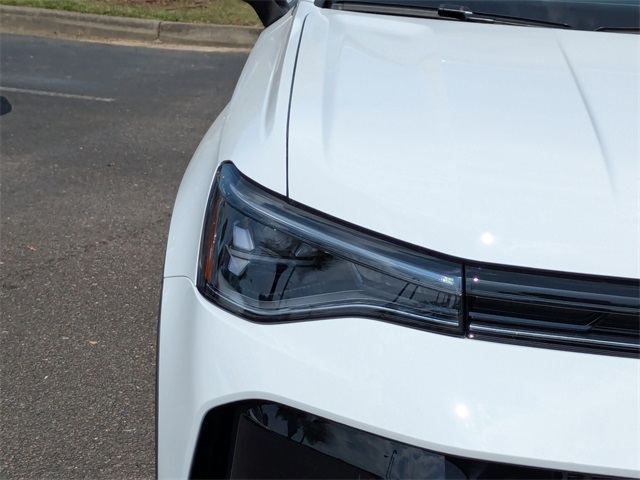 2025 Volkswagen Taos 1.5T SE White at Stokes Volkswagen