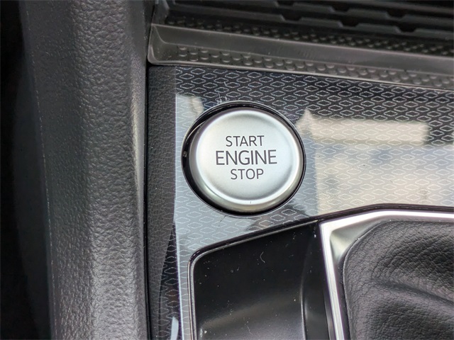 2025 Volkswagen Taos 1.5T SE White at Stokes Volkswagen