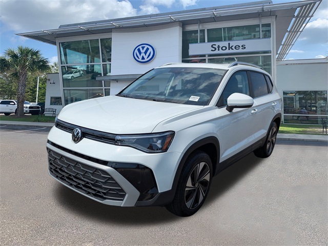 2025 Volkswagen Taos 1.5T SE White at Stokes Volkswagen