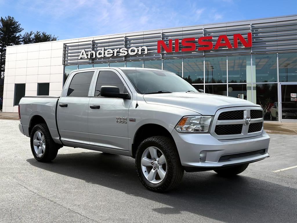 2016 RAM 1500 Express Crew Cab 4WD
