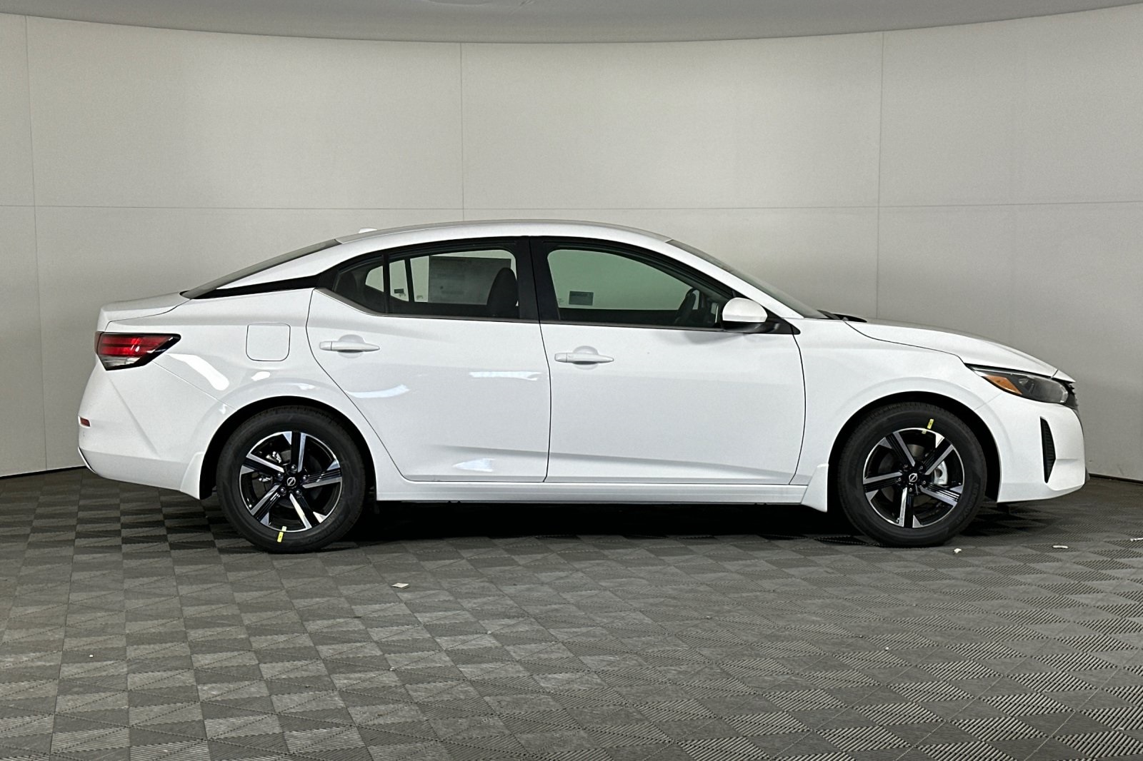 2025 Nissan Sentra SV photo 2