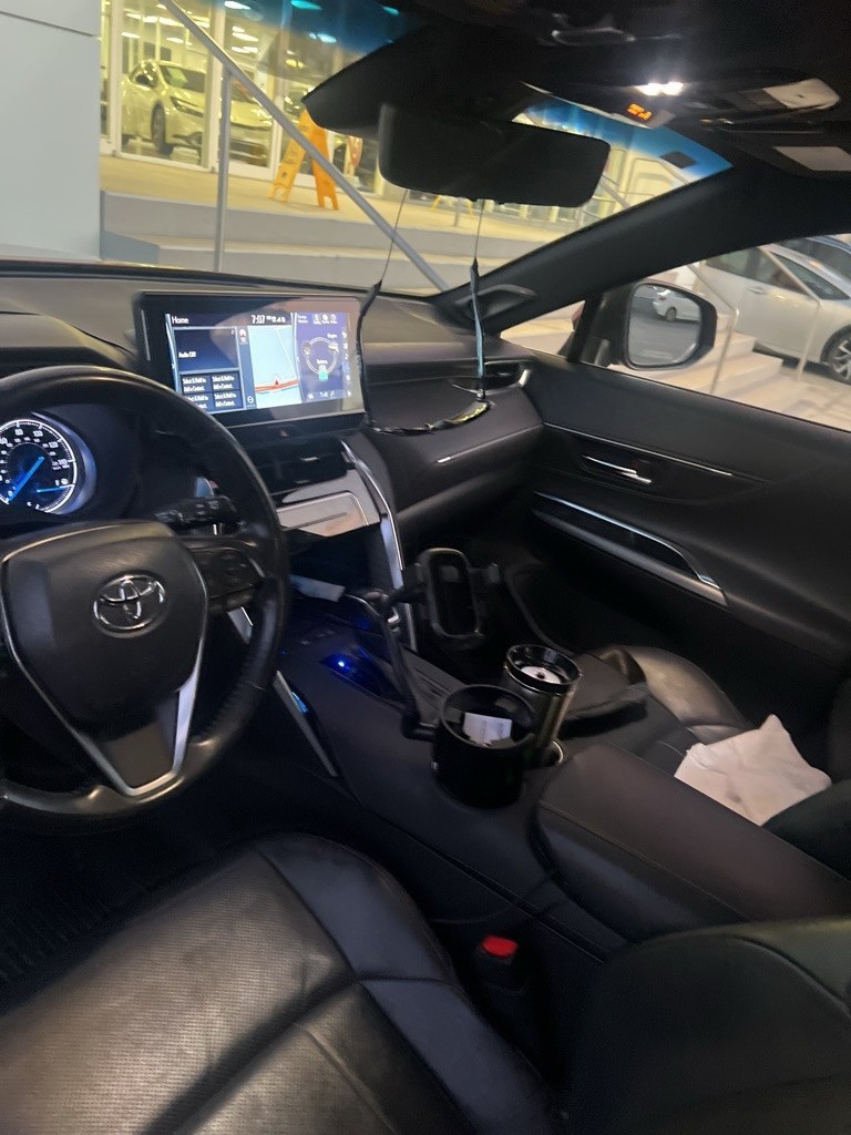 Thumbnail: 2021 Toyota Venza - 13