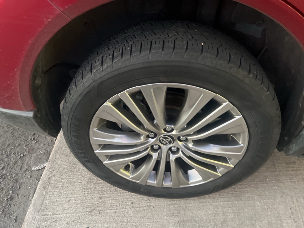 Thumbnail: 2021 Toyota Venza - 7