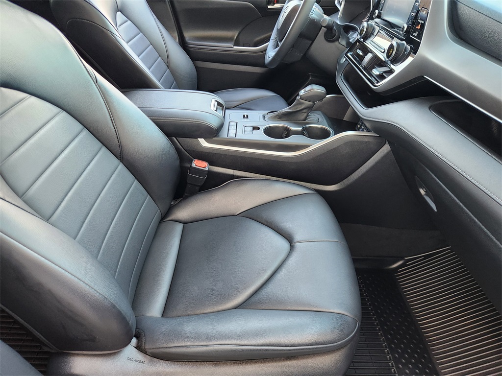 2022 Toyota Highlander XLE Silver at DeMontrond Mazda