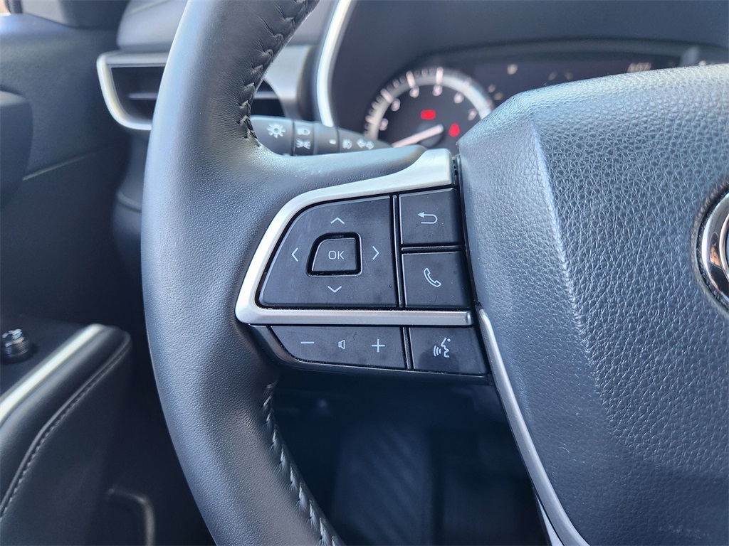 2022 Toyota Highlander XLE Silver at DeMontrond Mazda