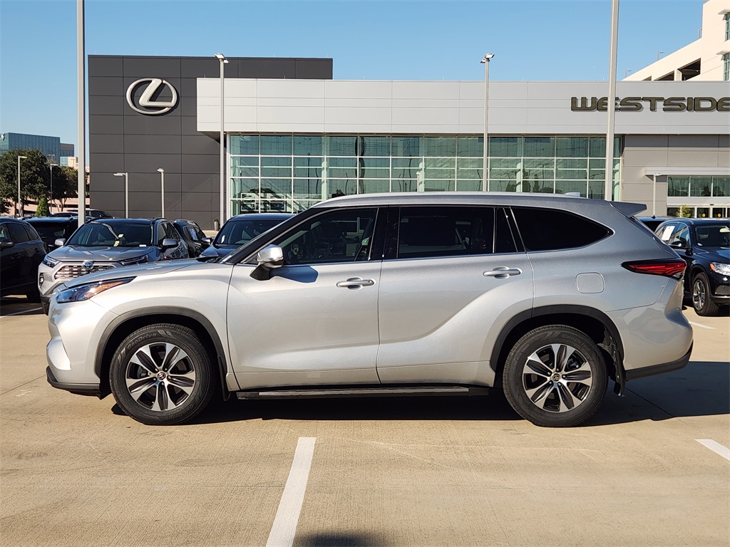2022 Toyota Highlander XLE Silver at DeMontrond Mazda