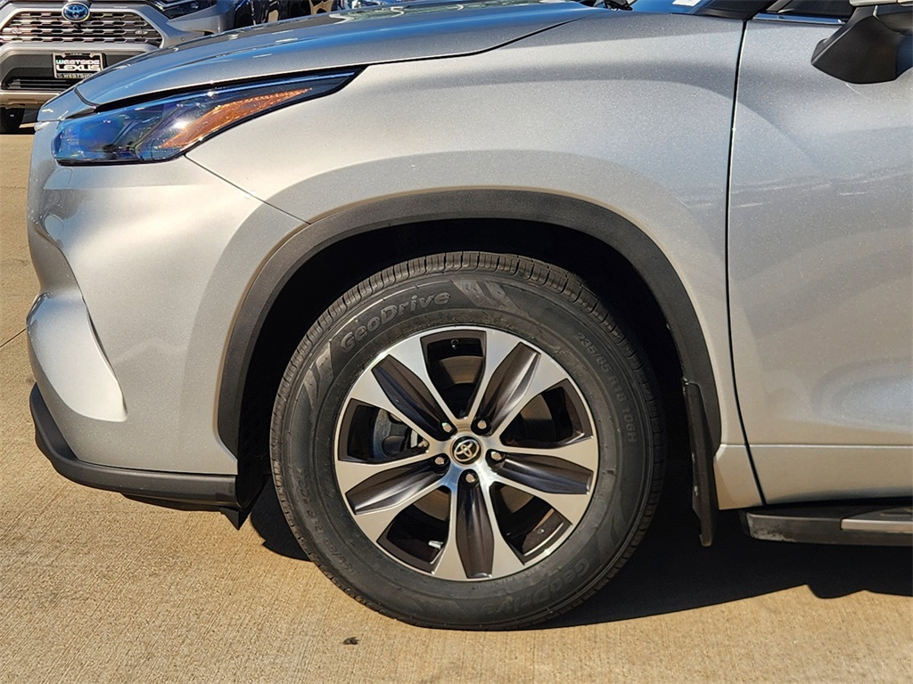 2022 Toyota Highlander XLE Silver at DeMontrond Mazda
