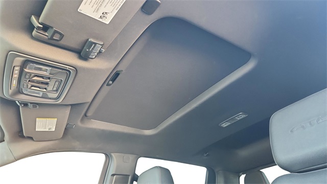 2023 GMC Sierra 1500 - Image 11
