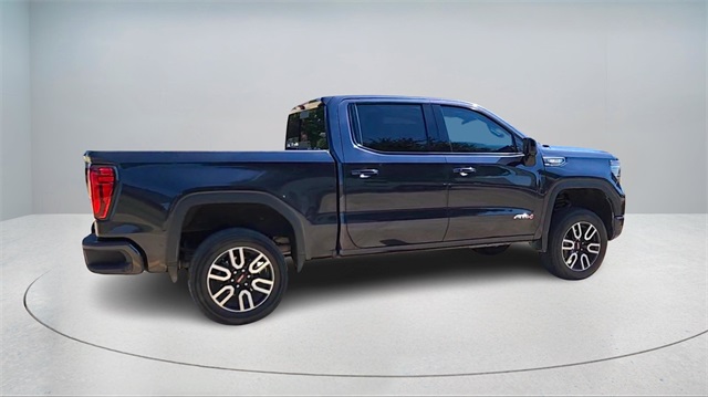 2023 GMC Sierra 1500 - Image 3