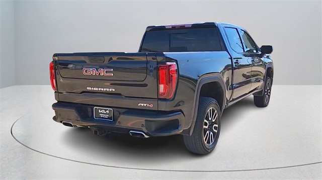 2023 GMC Sierra 1500 - Image 4
