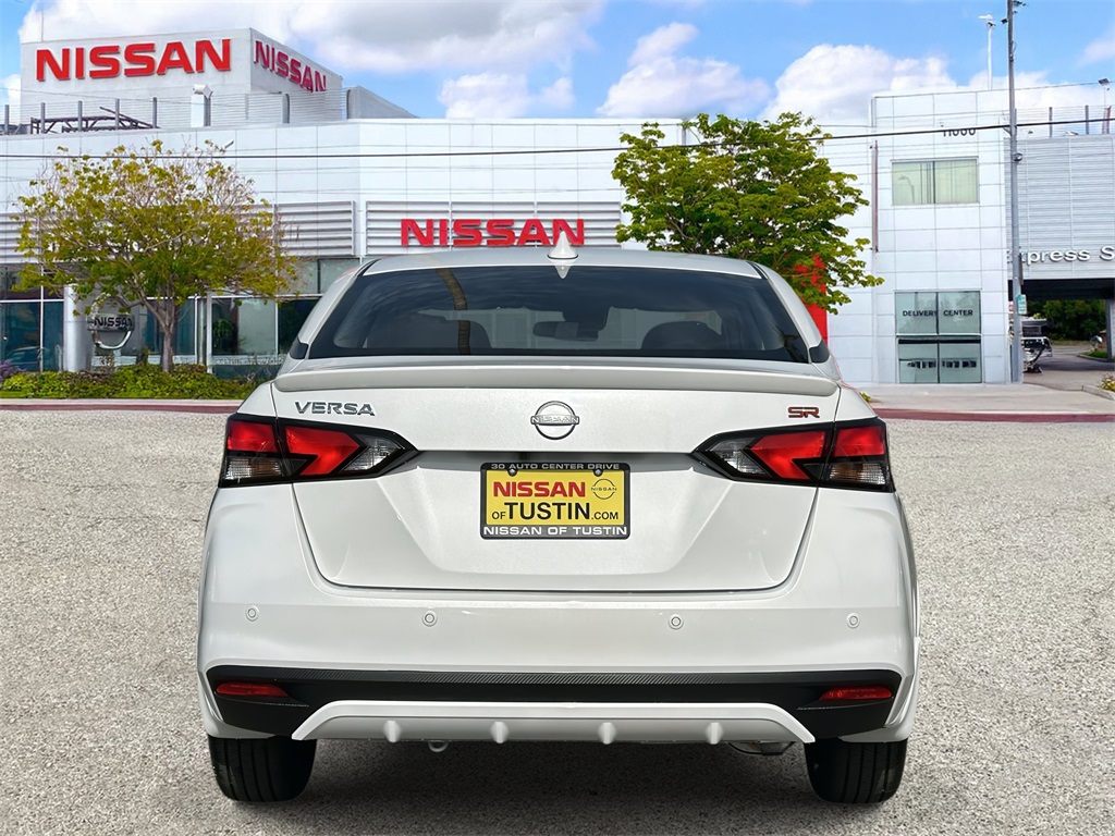 2025 Nissan Versa 1.6 SR photo 2