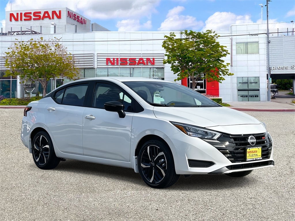 2025 Nissan Versa 1.6 SR photo 4