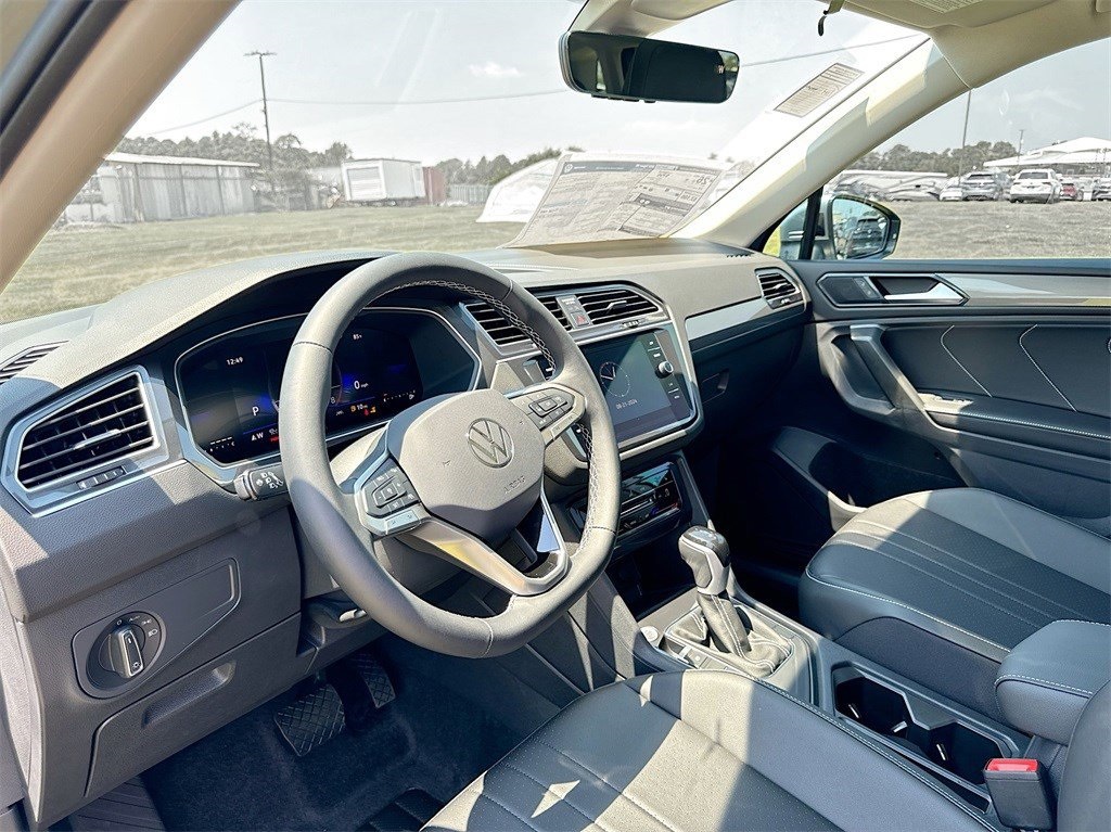 2024 Volkswagen Tiguan 2.0T SE - 8