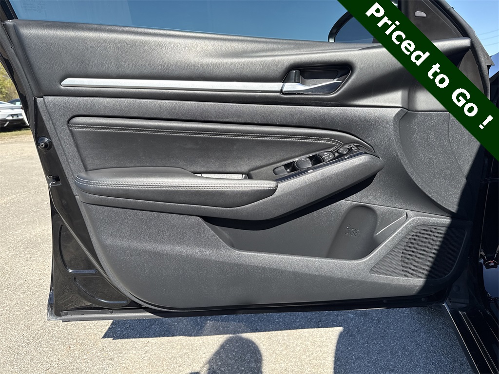 2021 Nissan Altima 2.5 SV - 9