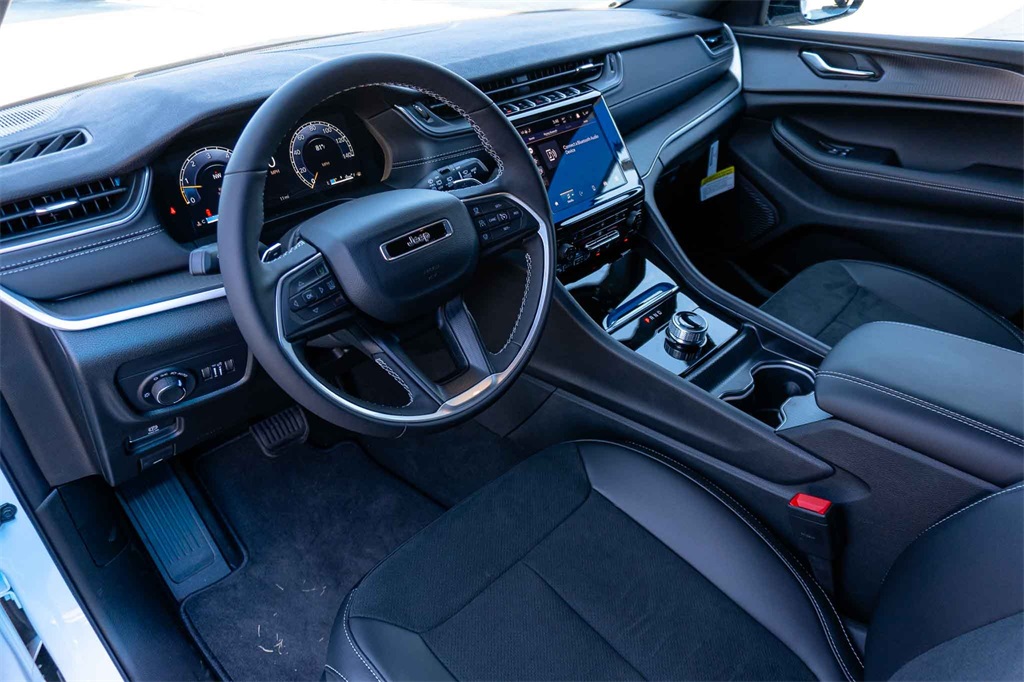 New Car 2025 Jeep Grand Cherokee  Altitude For Sale Under $35,000 In San Marcos, Texas