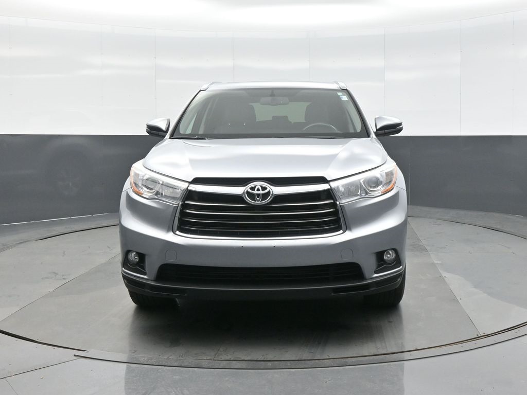 Used 2015 Toyota Highlander XLE V6 with VIN 5TDJKRFH2FS126575 for sale in Kansas City