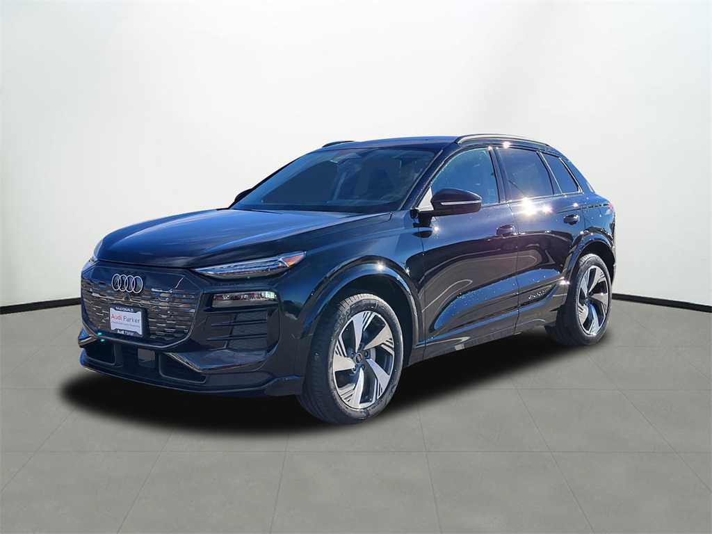 2025 Audi Q6 e-tron quattro Premium Plus