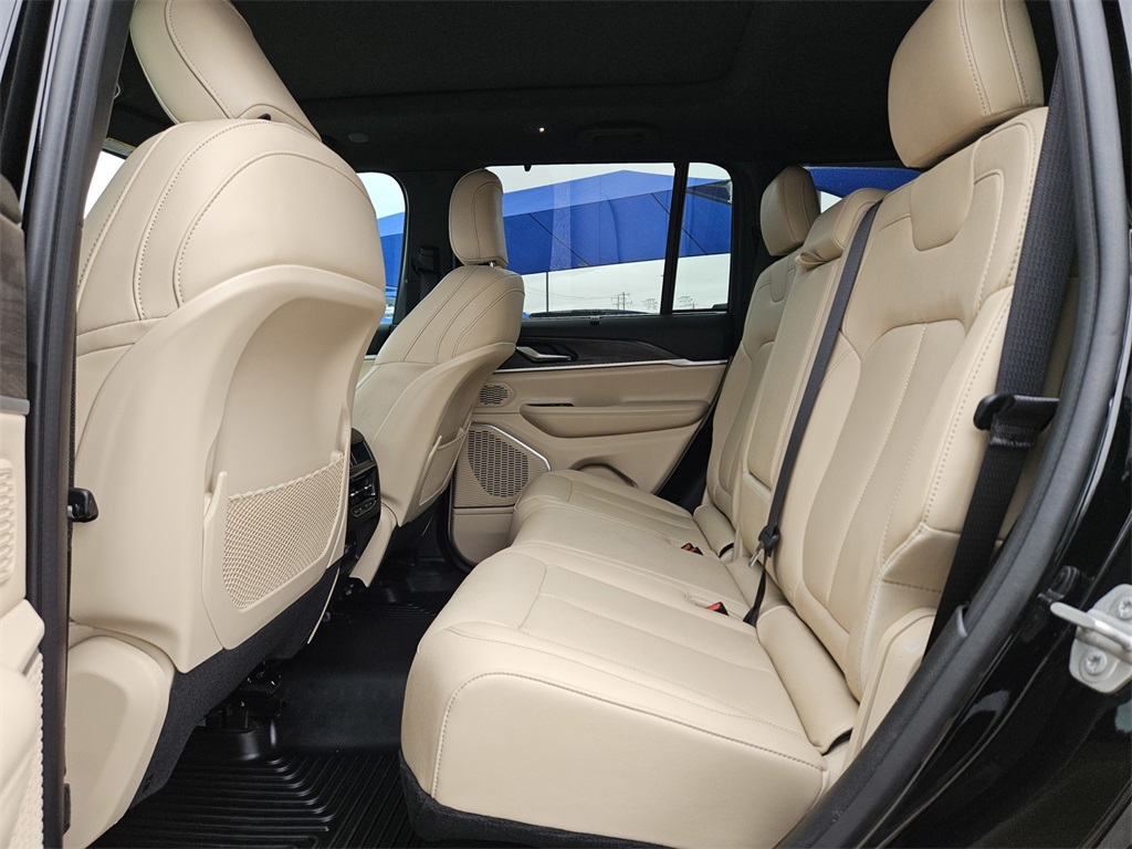 Used Car 2023 Jeep Grand Cherokee  Limited For Sale Under $35,000 In San Marcos, Texas