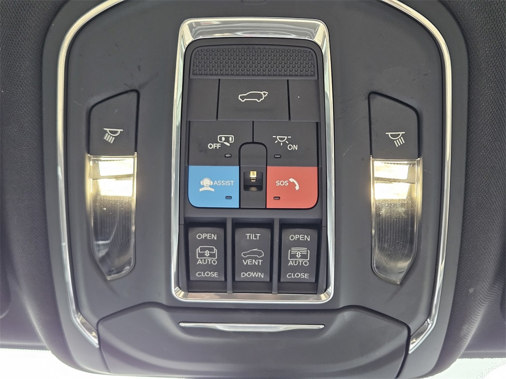 Used Car 2023 Jeep Grand Cherokee  Limited For Sale Under $35,000 In San Marcos, Texas