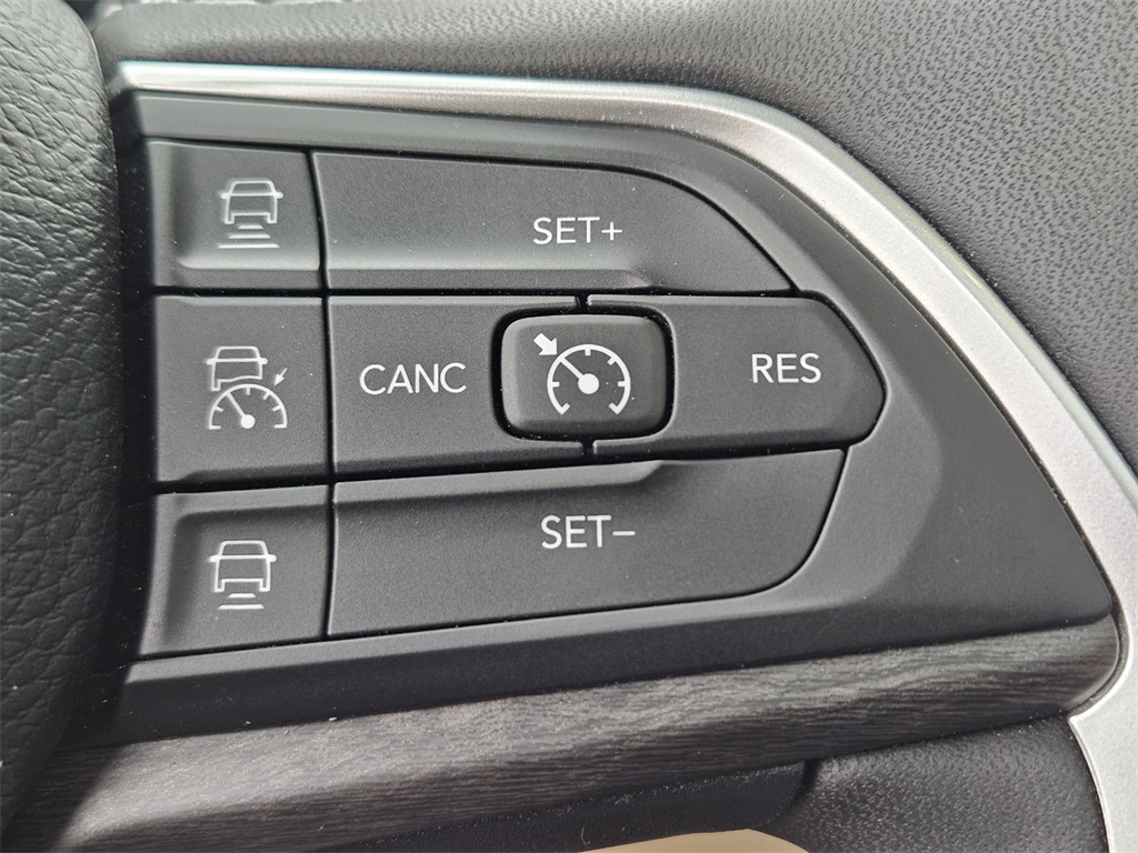 Used Car 2023 Jeep Grand Cherokee  Limited For Sale Under $35,000 In San Marcos, Texas