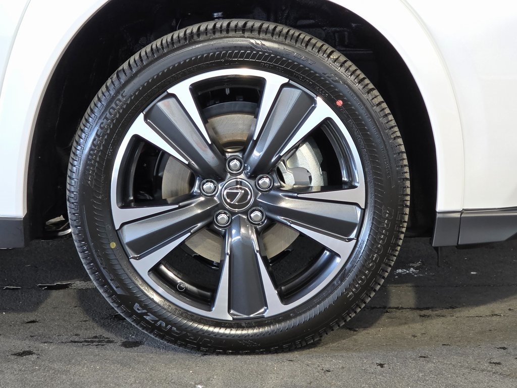 Thumbnail: 2025 Lexus UX - 4