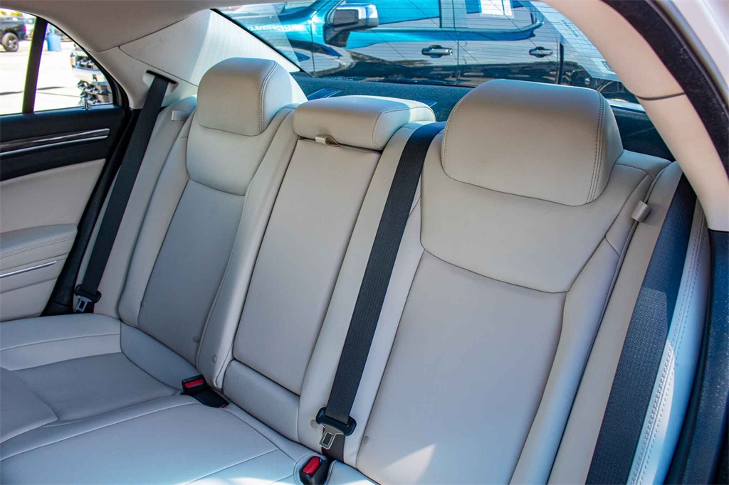 Used Car 2020 Chrysler 300  Touring For Sale Under $30,000 In San Marcos, Texas