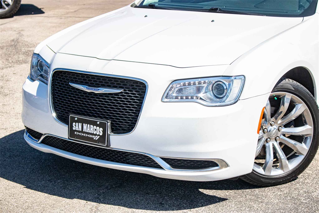 Used Car 2020 Chrysler 300  Touring For Sale Under $30,000 In San Marcos, Texas