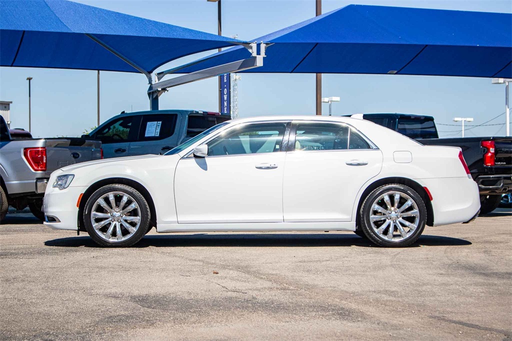 Used Car 2020 Chrysler 300  Touring For Sale Under $30,000 In San Marcos, Texas