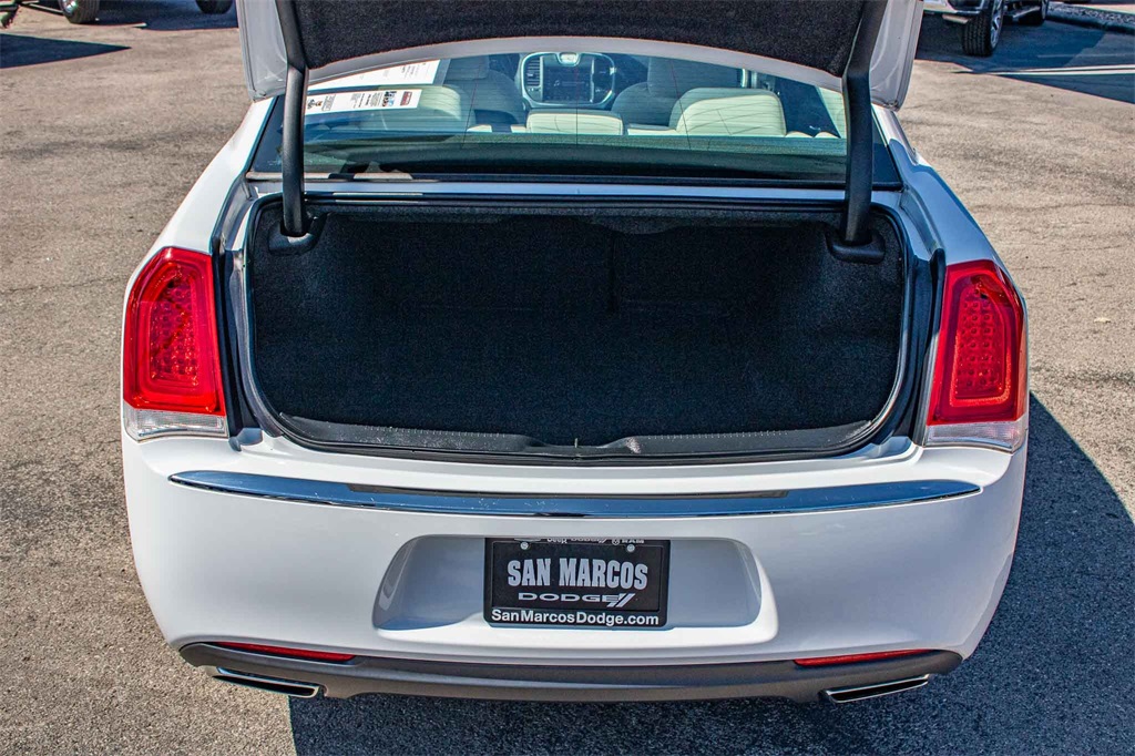 Used Car 2020 Chrysler 300  Touring For Sale Under $30,000 In San Marcos, Texas