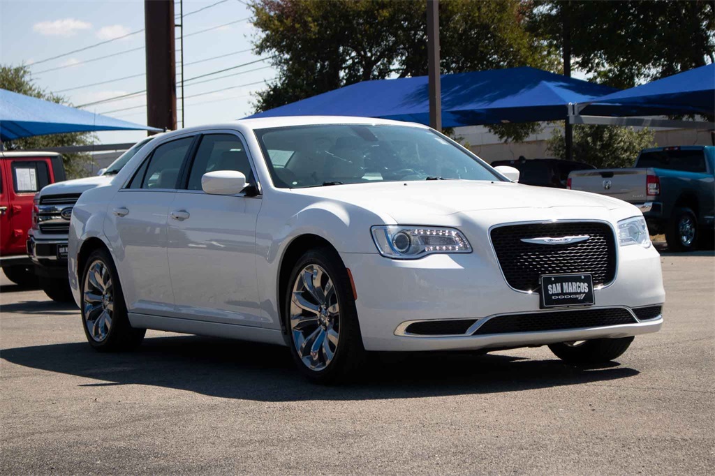 Used Car 2020 Chrysler 300  Touring For Sale Under $30,000 In San Marcos, Texas