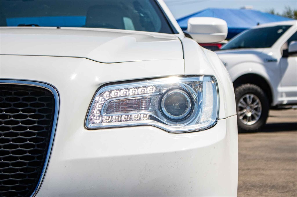 Used Car 2020 Chrysler 300  Touring For Sale Under $30,000 In San Marcos, Texas
